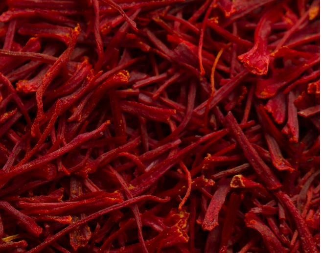 Rote Safranfäden in Nahaufnahme